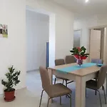 Casa Cinzia Diamond 104 * אוג'אנו לה קייזה
