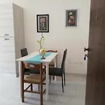 Casa Cinzia Diamond 104 דירה אוג'אנו לה קייזה